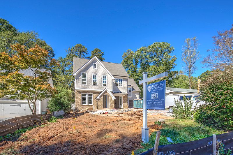 2nd image of 2376 Ewing Dr