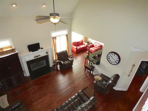 5th image of 17 Mary Grace Ln