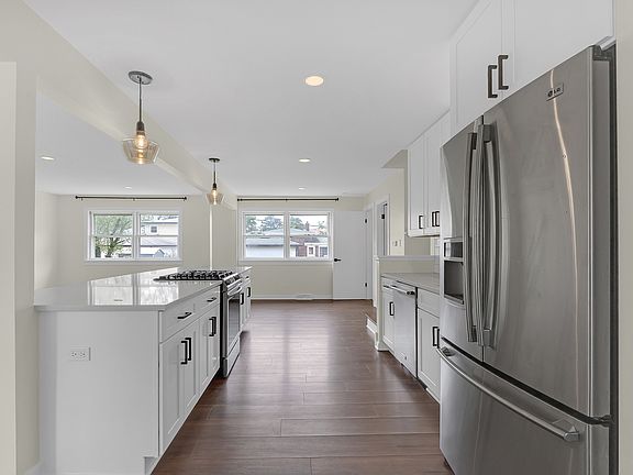 4th image of 17700 71st Ave