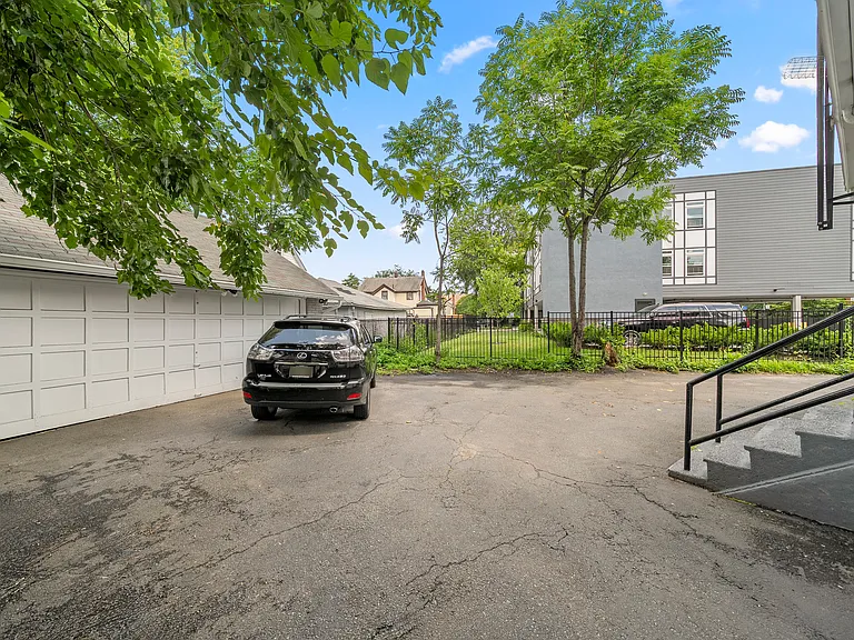126 Essex St #3 — Photo 7