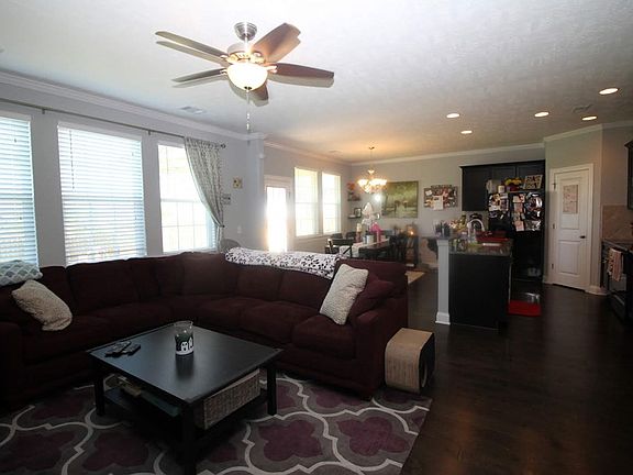 4th image of 1035 Glenhaven Dr