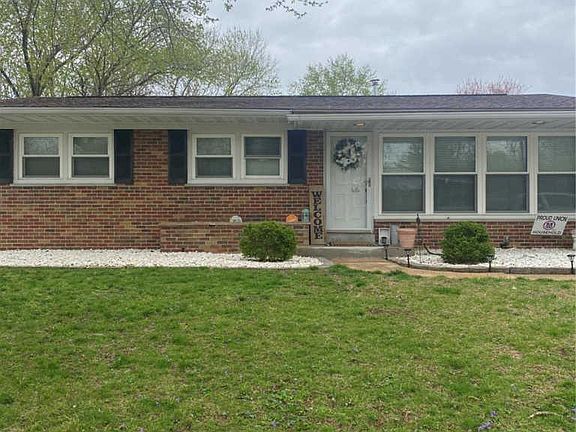 2nd image of 305 Saint Patrick Ln