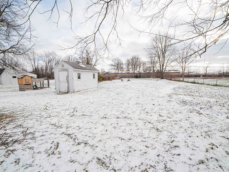635 W Girard Ave — Photo 3