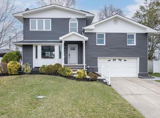 97 Celia Dr, Jericho, NY 11753