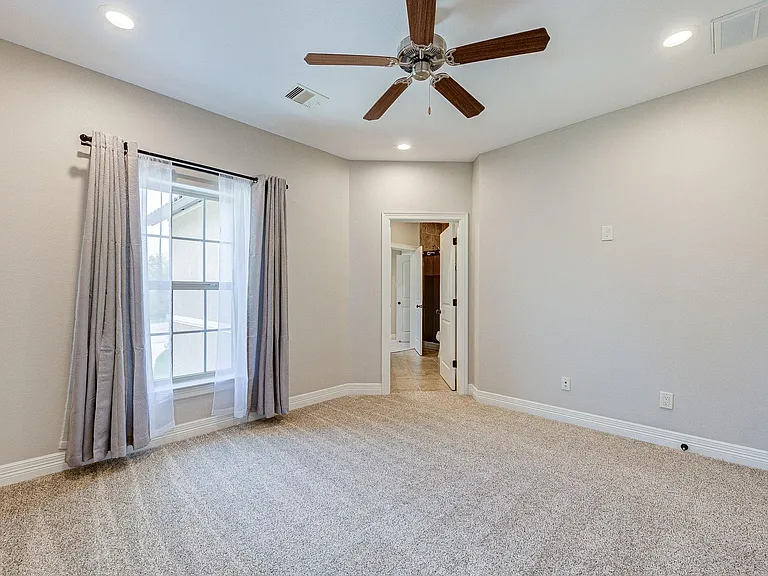 27303 Silver Jade Ct — Photo 33