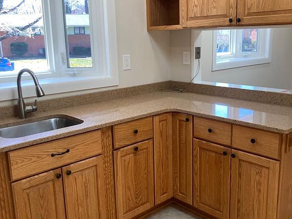 4th image of 5001 White Flint Dr