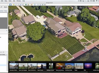 33040 Jefferson Ave, Saint Clair Shores, MI 48082