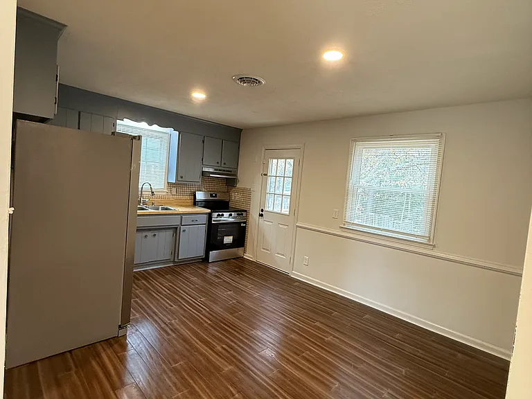 15705 Gary Ave — Photo 11