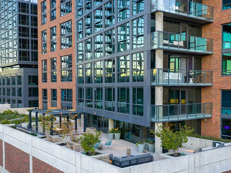 Jasper Towers — Photo 16