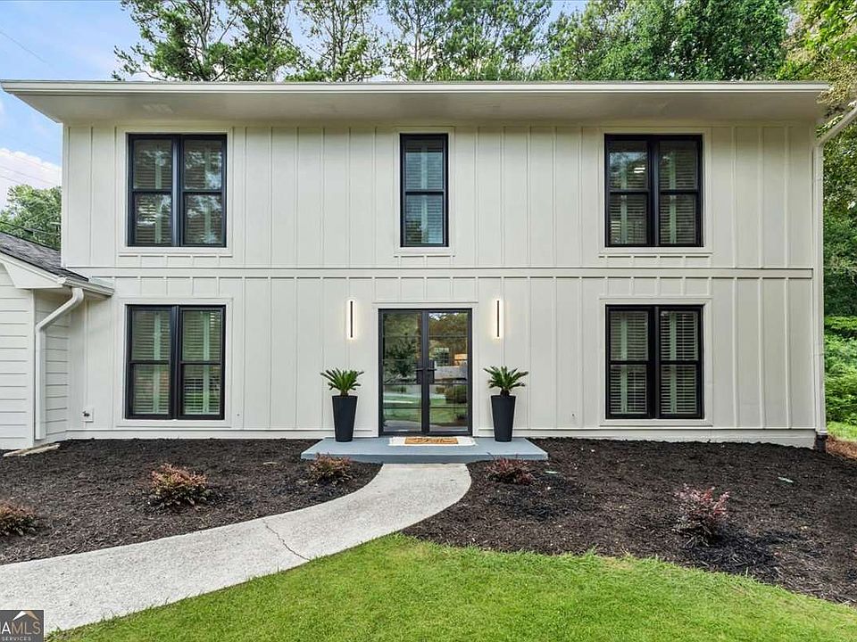 1st image of 131 Indian Hills Ct