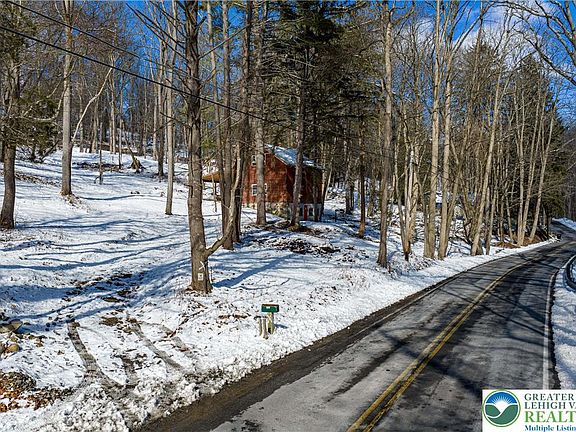 4th image of 2058 River Rd