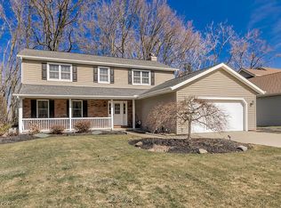 6479 Woodhawk Dr, Mayfield Heights, OH 44124