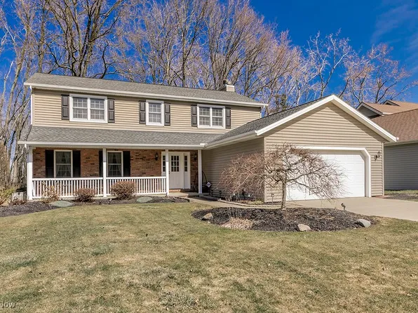 6479 Woodhawk Dr, Mayfield Heights, OH 44124