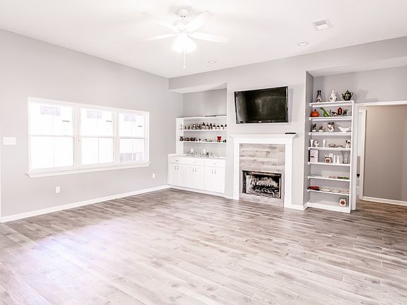 3rd image of 8069 Wolfcreek Pl