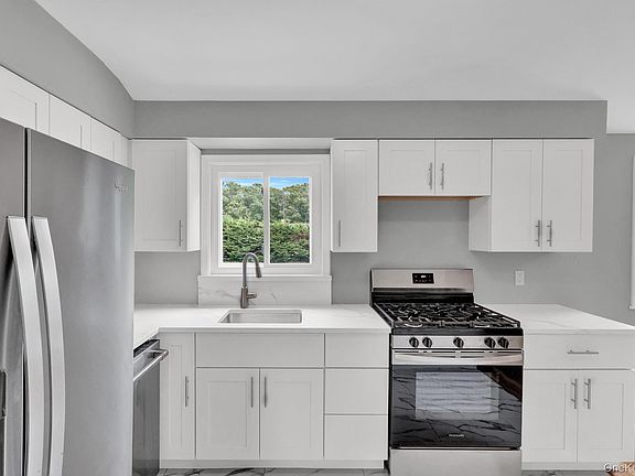 3rd image of 727 Peter Paul Drive