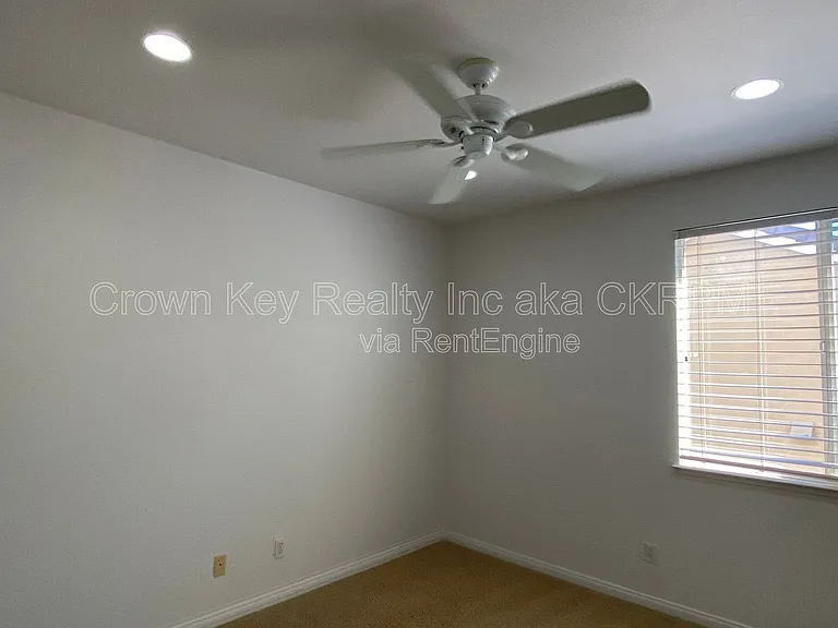 1030 Eastlake Cir — Photo 20