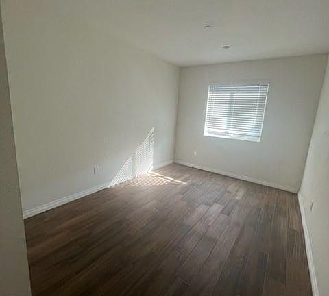 4th image of 3736 Athol St