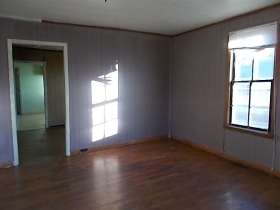 5th image of 252 Evansdale Ave