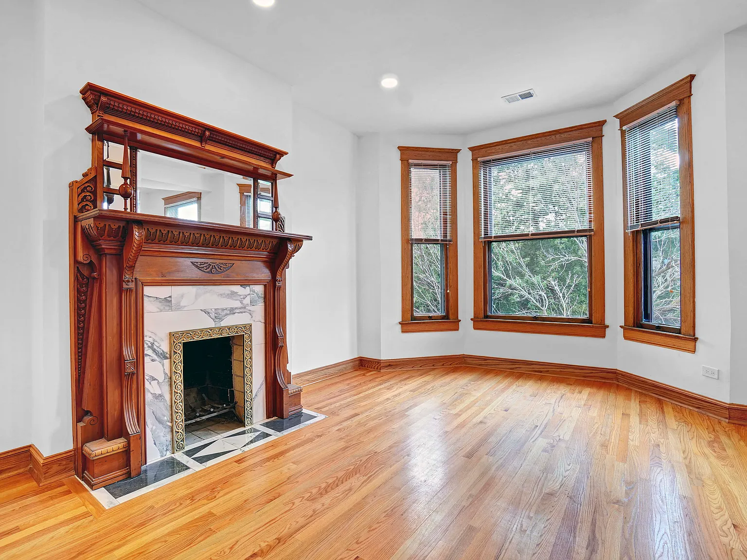 2 bed, 1.0 bath, $1,930 — Photo 2
