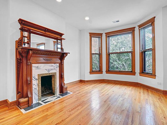 2nd image of 3725 N Fremont St #3
