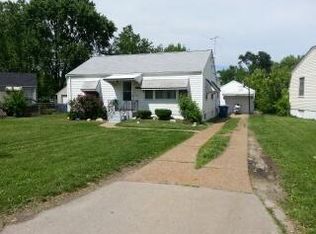 6040 Cascade Dr, Saint Louis, MO 63134