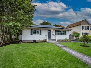 31 Terrell St, Patchogue, NY 11772