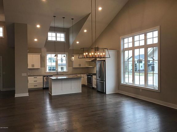 4th image of 2074 Balsam Waters Ct NE