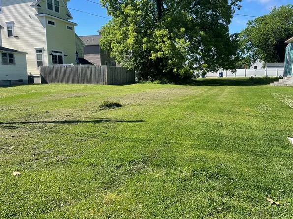 163 Madison Ave, Cape Charles, VA 23310