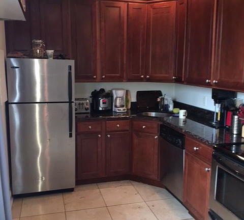 5th image of 627 N 18th St APT 209