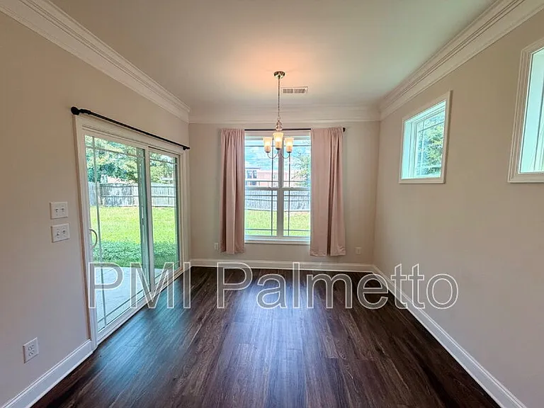 628 Colston Ln — Photo 11