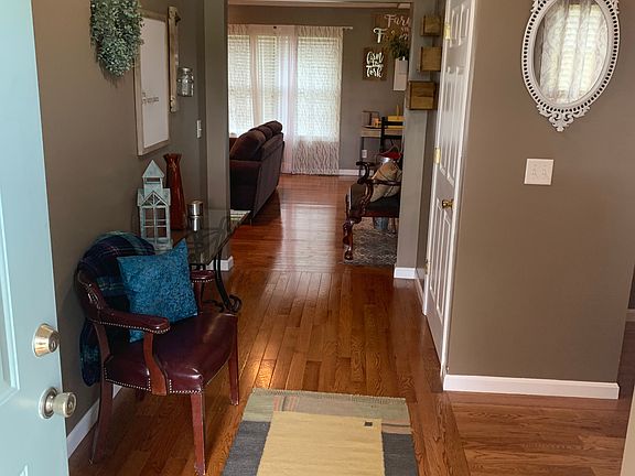 4th image of 870 Green Creek Dr