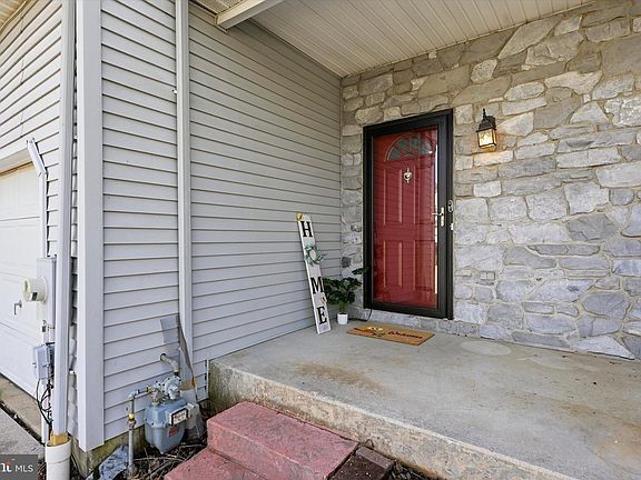 4th image of 136 Shinn Cir