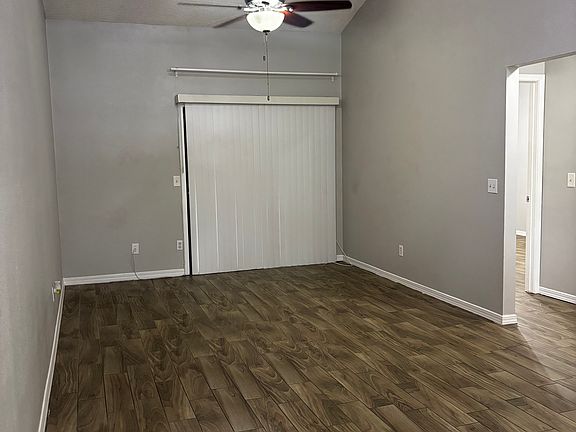 3rd image of 2409 Seabury Pl N