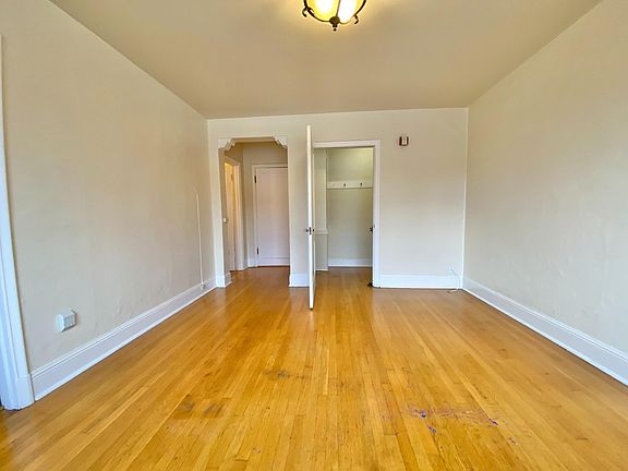 5th image of 1420 Boren Ave #304