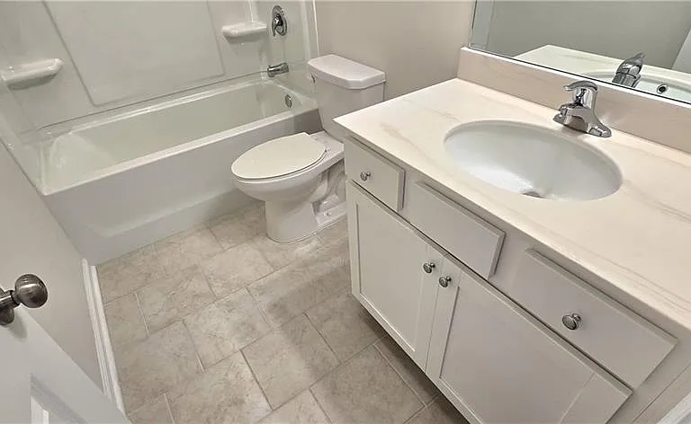 3608 Hidden Valley Cir — Photo 5