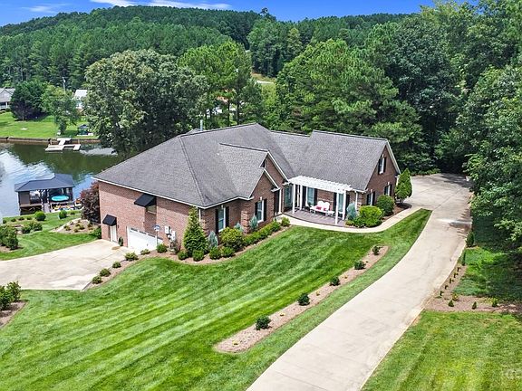 2nd image of 5568 Tanglewood Ln