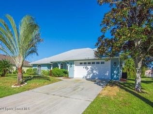 962 Riviera Ave, Sebastian, FL 32958