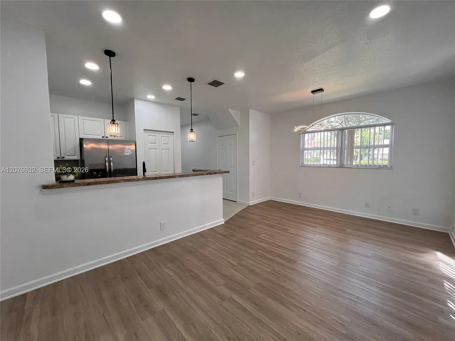 Coral Park Townhomes West — Photo 3