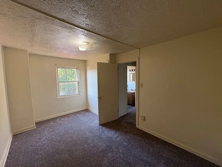 1534 Parkhill Pl NE — Photo 6