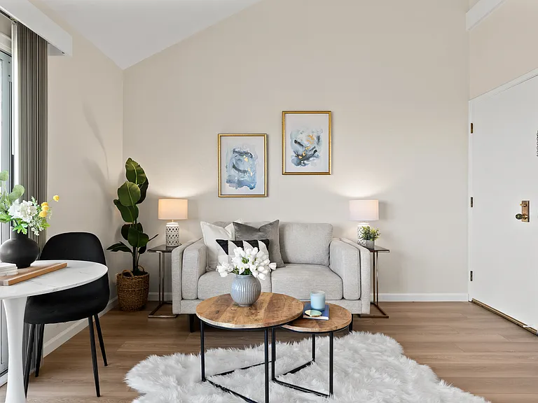 Peninsula View Apartments — Photo 8