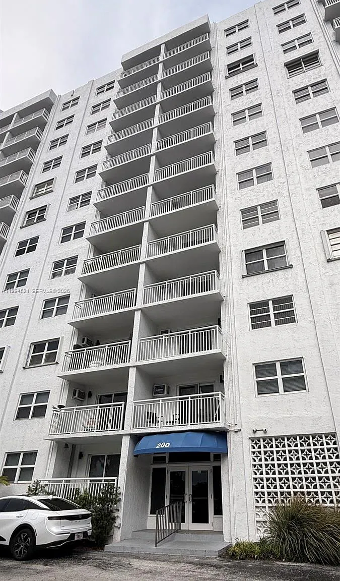 Leisure Beach Condo — Photo 2