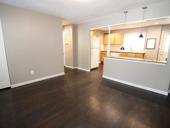 3rd image of 1370 Candlewood Ln