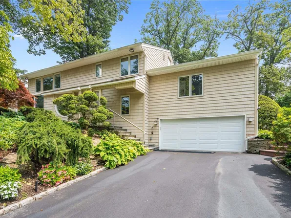 3 The Tulips, Roslyn, NY 11576