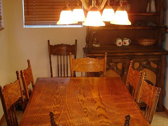 3rd image of 708 Elm St