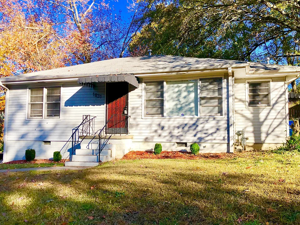 1831 Center Ave