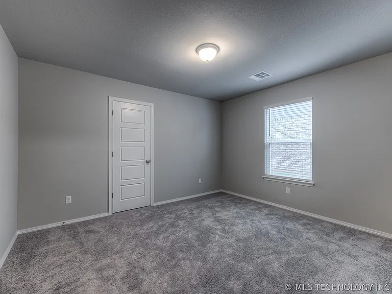 3710 S 13th Pl — Photo 21