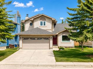 481 Sunmills Dr N, Calgary, AB T2X2T5