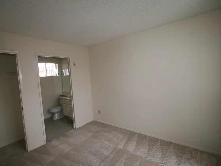 3637 Clarington Ave #213 — Photo 71