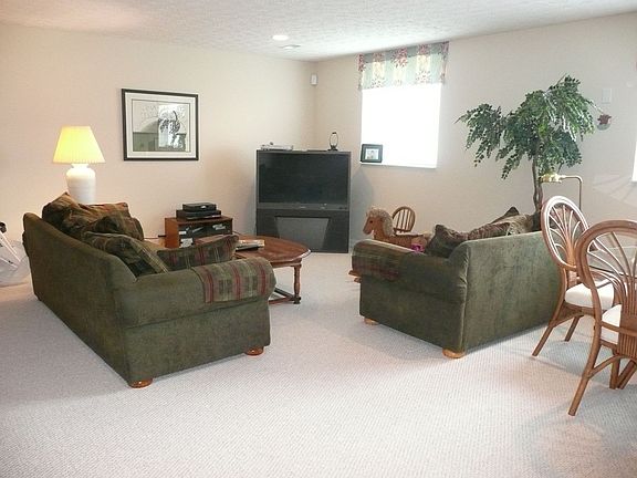 2nd image of 729 Meadows Dr