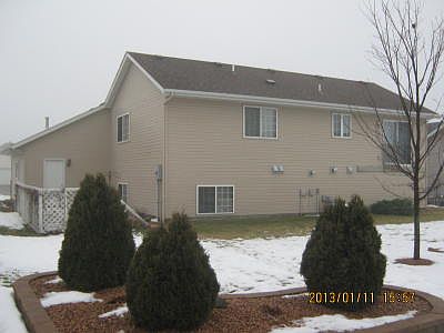3rd image of 720 Willowbrook Dr NE